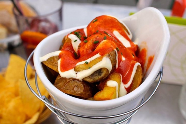  Potatoes with brava sauce and aioli 